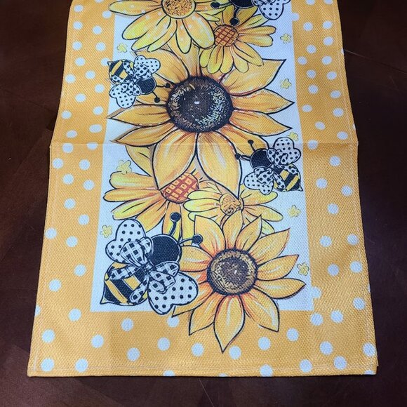 Floral Table Runner Spring Summer Bee Decor Cottage Farmhouse Decorative Cloth - Picture 2 of 9